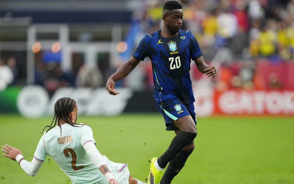 Melhor em campo contra a França, Luiz Henrique pede passagem no ataque do Brasil