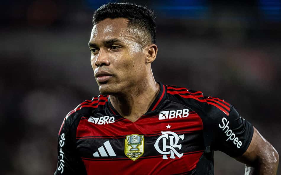 Alex Sandro preocupa para a sequência? Veja o prazo de recuperação no Flamengo