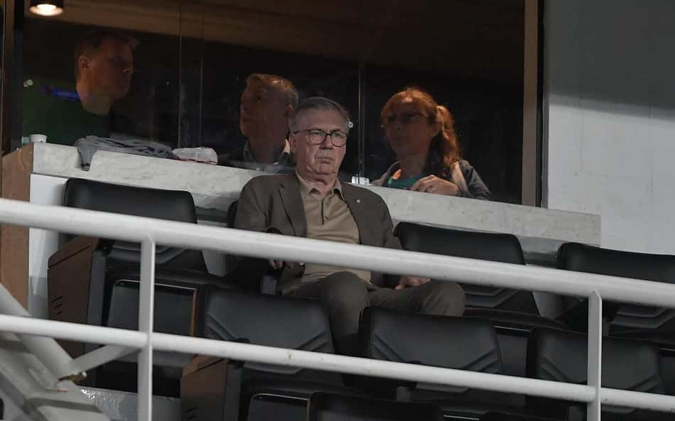 Ancelotti vira assunto durante Santos x Corinthians: 'Vai ter que levar'