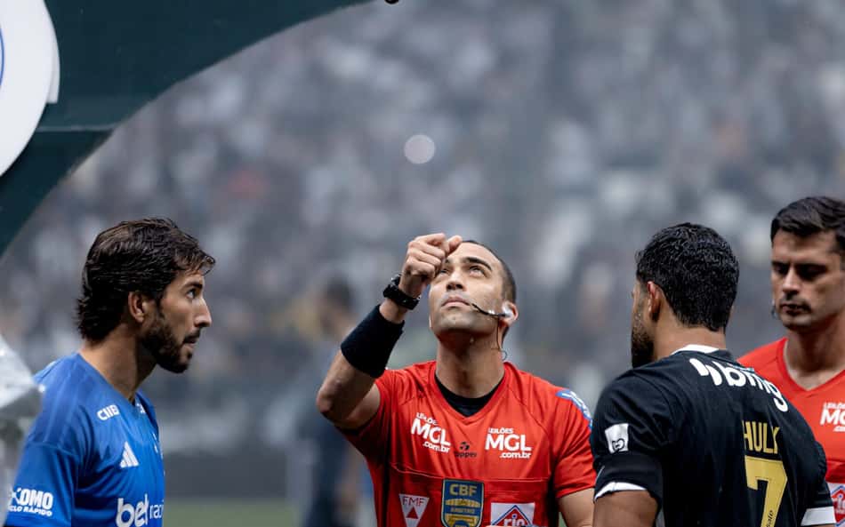 Atlético-MG e Cruzeiro entram em acordo sobre arbitragem da final do Mineiro: confira
