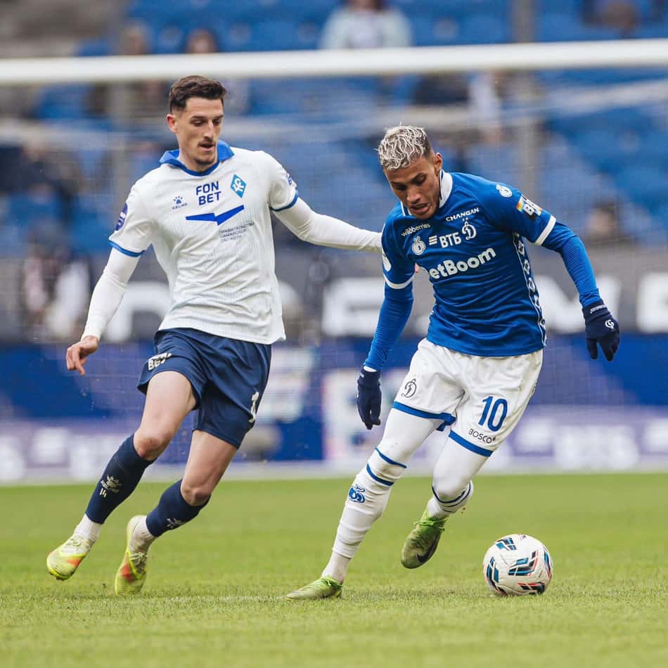 Bitello em ação pelo Dynamo Moscou (Foto: Divulgação/Dynamo Moscou)