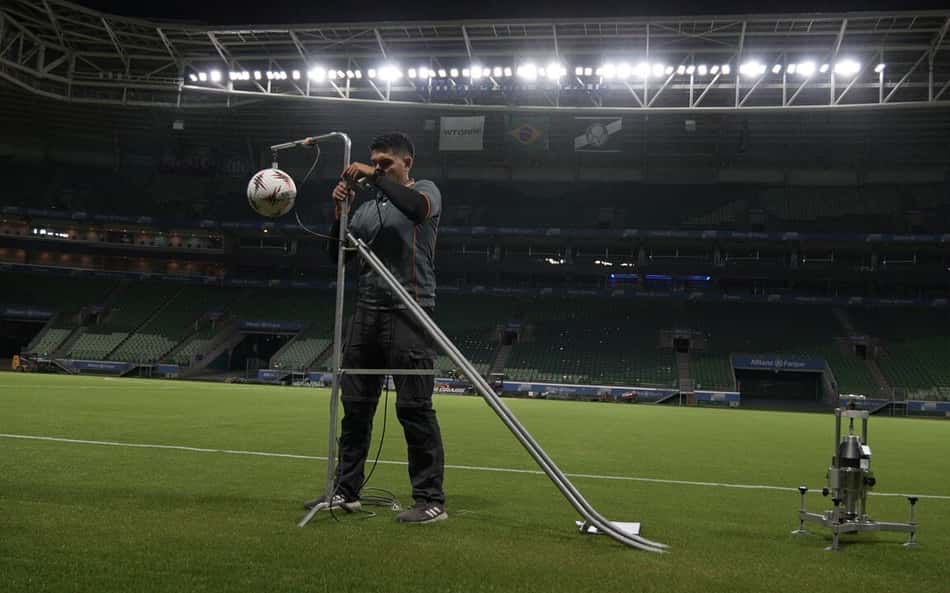 Tironi no Lance!: debate sobre gramado sintético é mais uma batalha entre Flamengo x Palmeiras