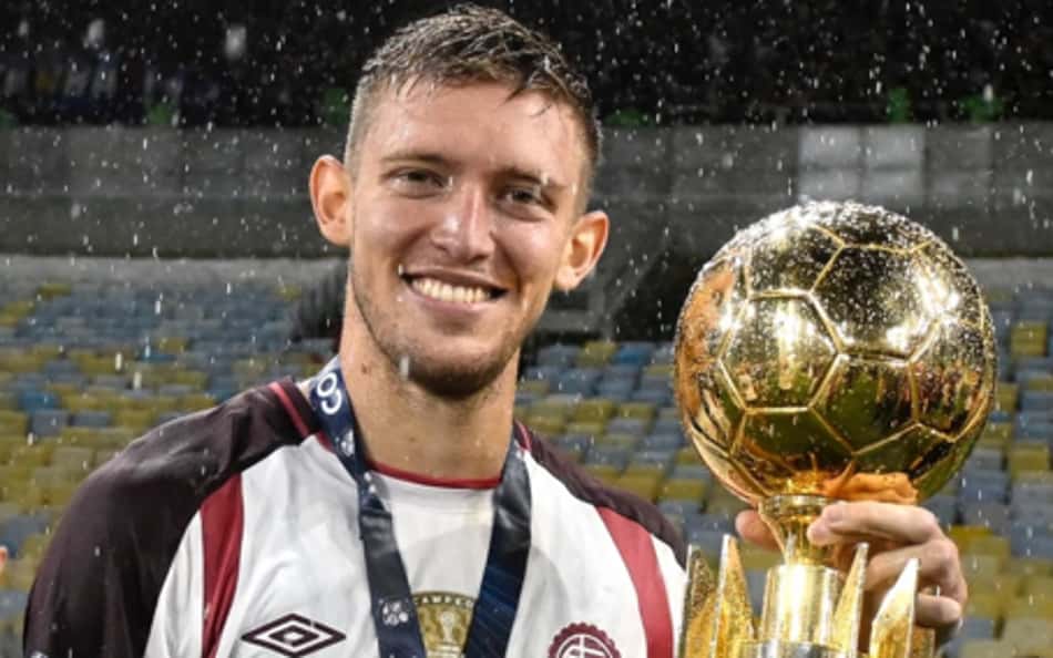Reforço do Fluminense, Castillo comemora título da Recopa pelo Lanús contra o Flamengo (Foto: Divulgação)