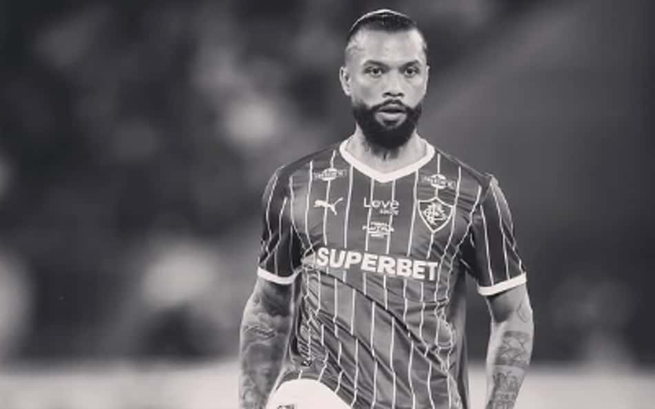 Otávio em ação em Fluminense x Flamengo (Foto: Divulgação)