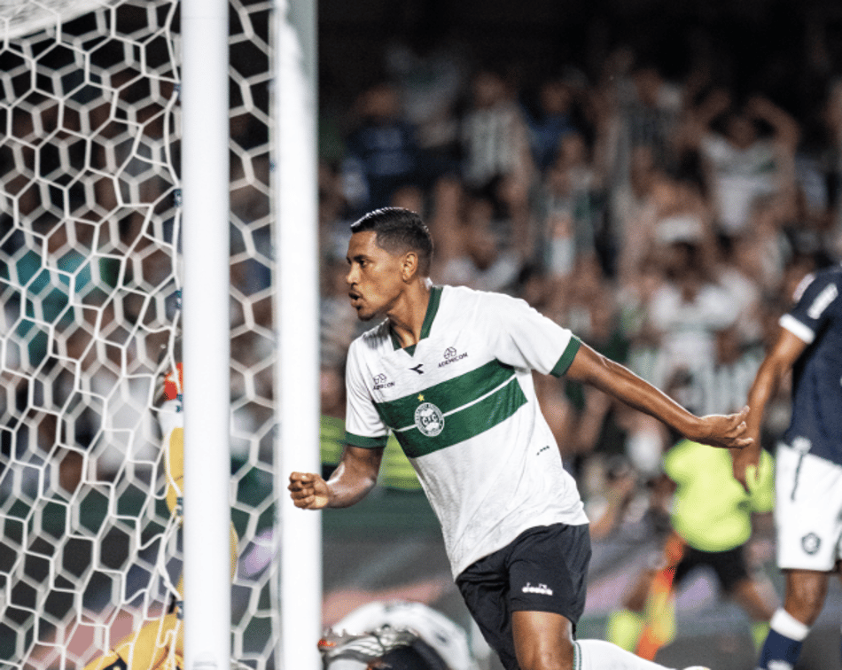 Pedro Rocha comemora gol do Coritiba contra o Remo (Foto: JP Pacheco/Coritiba)