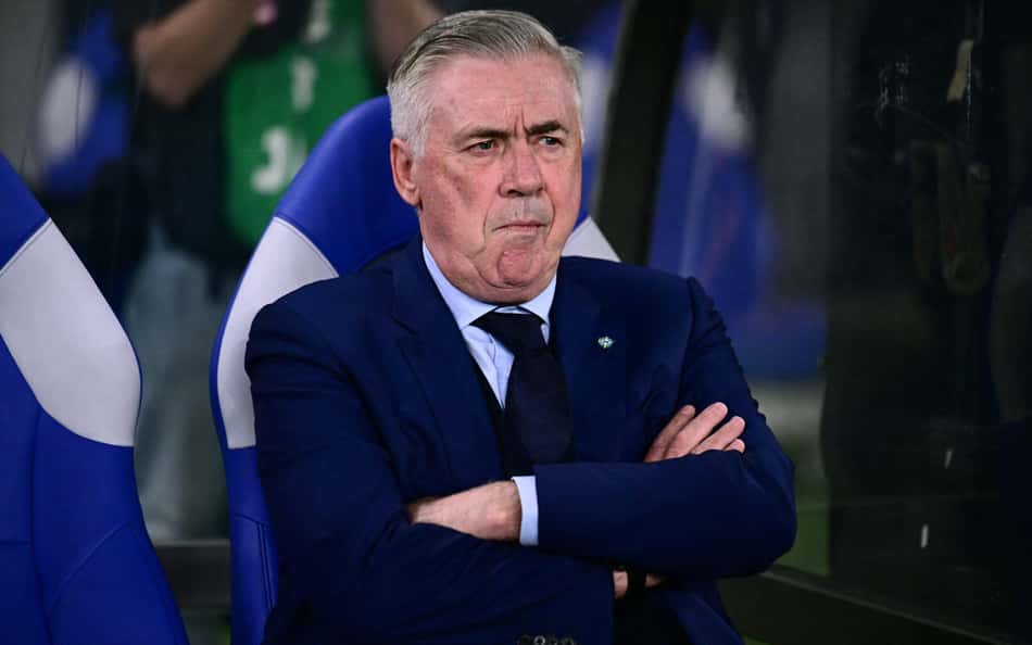Carlo Ancelotti na derrota da Seleção Brasileira (Foto: Yuichi YAMAZAKI/ AFP)