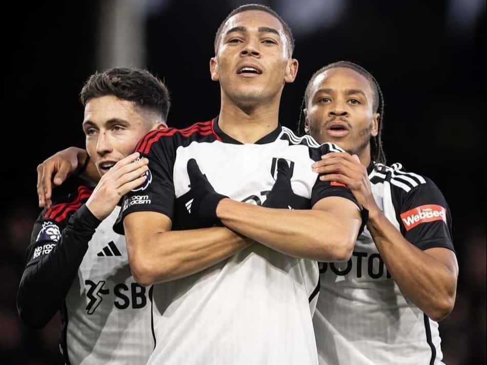 Reforço do Grêmio, Carlos Vinícius em ação pelo Fulham (Foto: Reprodução / @carlosvinicius95)