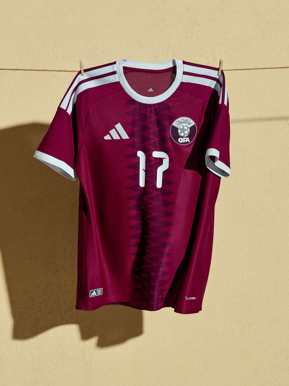 Catar - Uniforme I (Foto: Divulgação)
