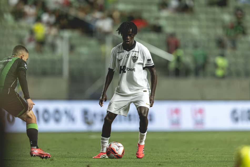 Cissé contra o América (Foto: Pedro Souza / Atlético)