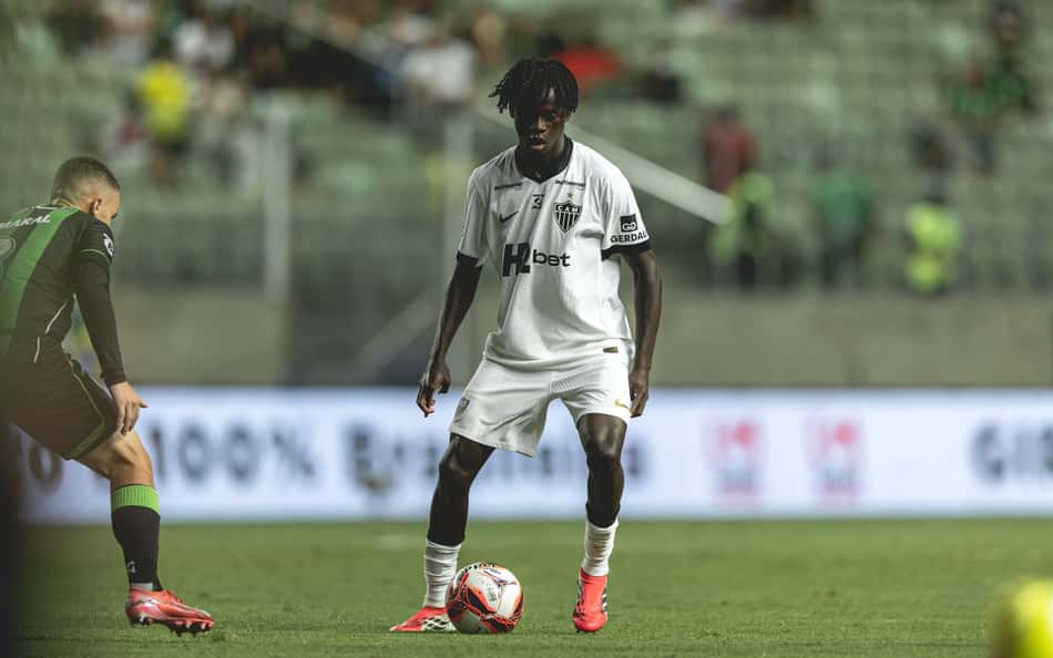 Cissé ganha minutos e chama atenção no Atlético-MG, mas Domínguez pede paciência
