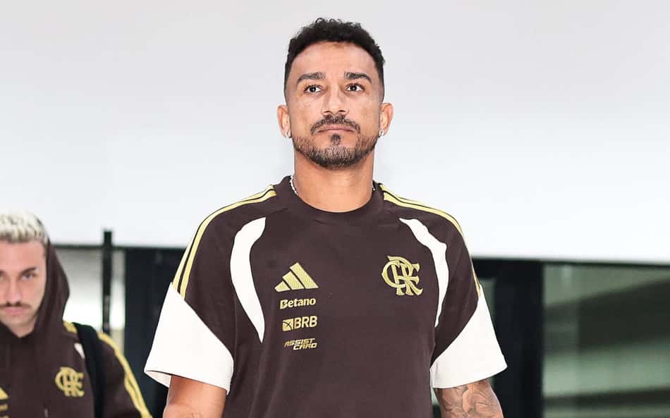 Convocado por Ancelotti, Danilo ainda não atuou com Jardim no Flamengo