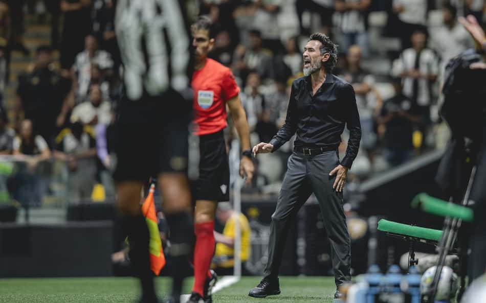 Eduardo Domínguez em Atlético x São Paulo (Foto: Pedro Souza / Atlético)