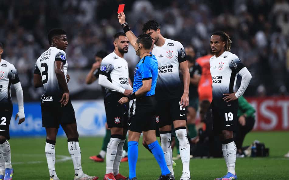 Time com 7 jogadores: o que acontece nessa situação?