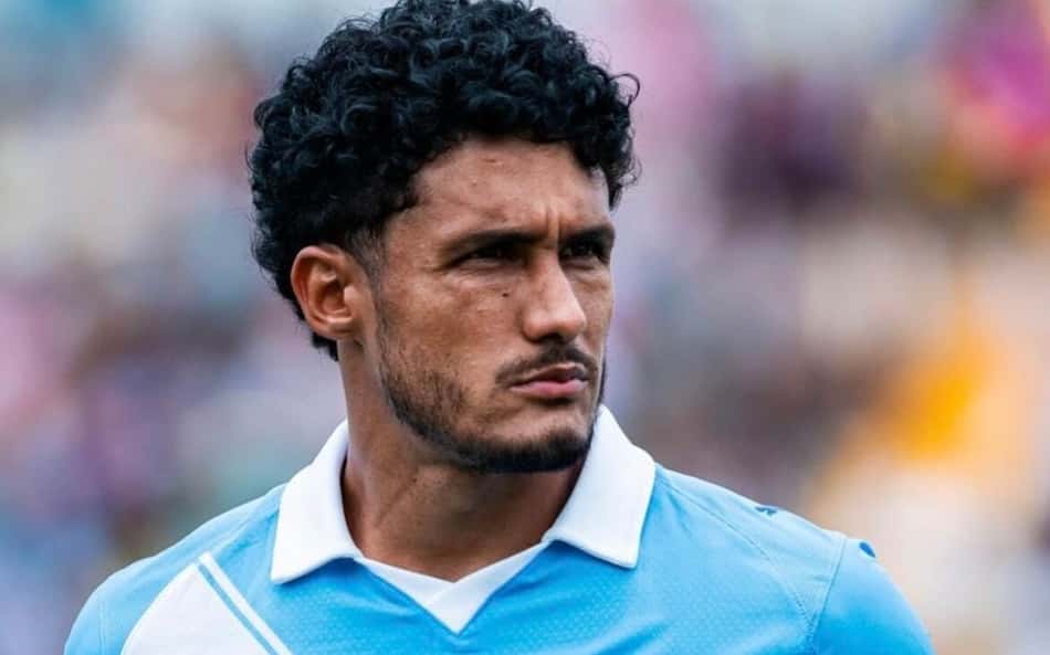 Brasileiro que atua no Sporting Cristal acusa rival argentino de racismo no Campeonato Peruano