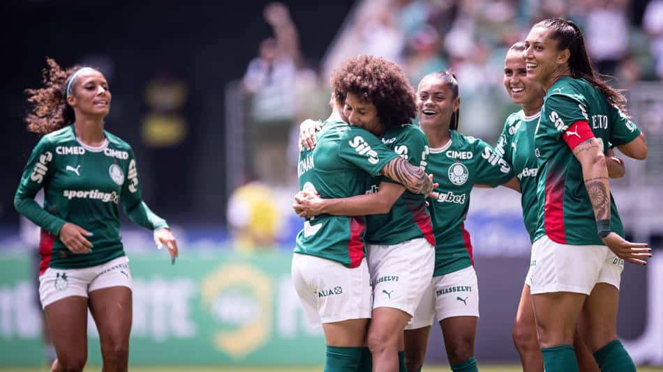 Espinales comemora gol pelas Palestrinas. (Foto: @froesfoto)