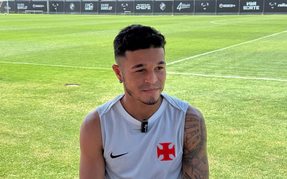 Adson detalha superação após lesão e novo momento do Vasco: 'Precisava virar a chave'