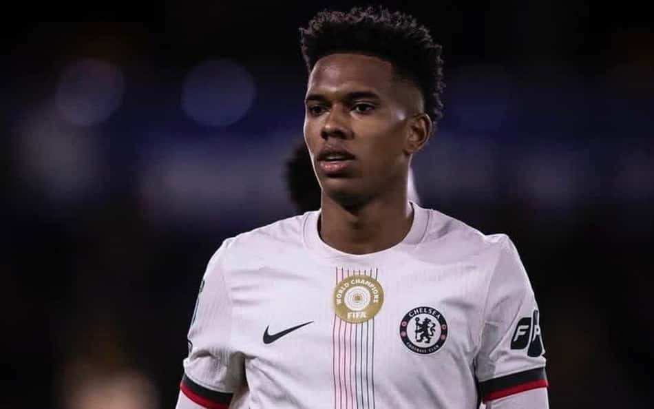 Estêvão vira assunto em jogo do Chelsea na Champions: 'Infelizmente'