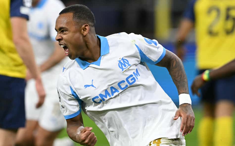 Igor Paixão comemora gol pela Champions League (Foto: NICOLAS TUCAT / AFP)
