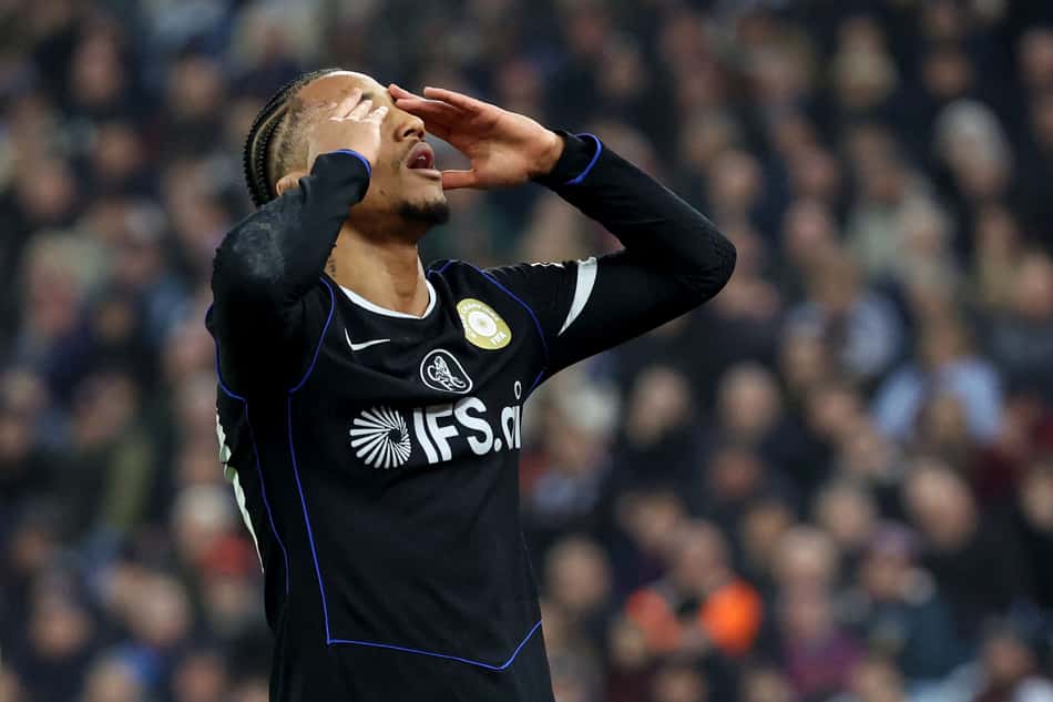 João Pedro comemorando o gol feito no duelo entre Aston Villa x Chelsea (Foto: Darren Staples/AFP)