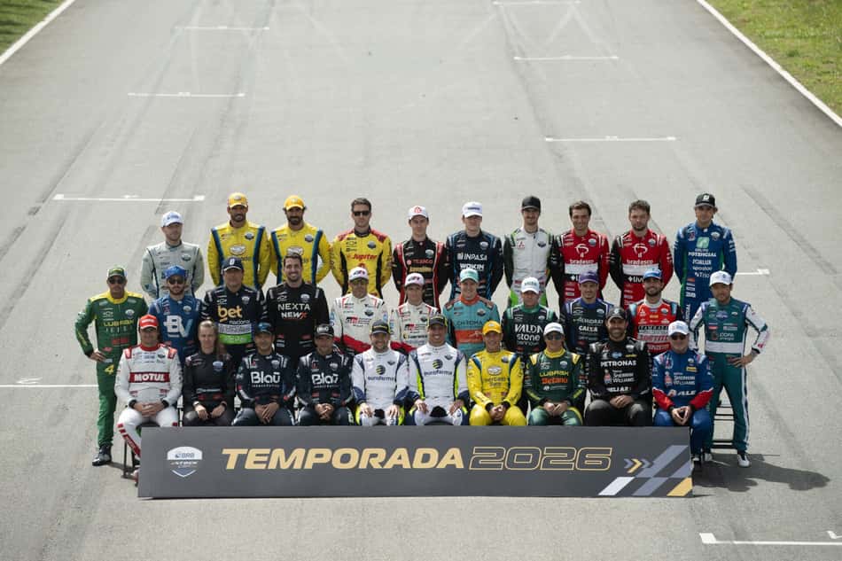 Todos os participantes da Stock Pro 2026 juntos na etapa de Curvelo (Foto: José Mário Dias/Mercado Livre Racing)