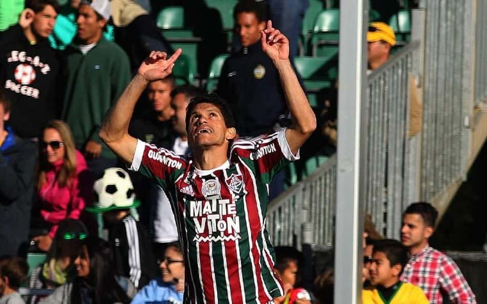 Fluminense 4 x 2 Atlético-MG no Brasileirão 2016; virada com três assistências de Magnata