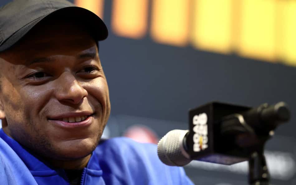Mbappé em coletiva na véspera do amistoso entre Brasil e França