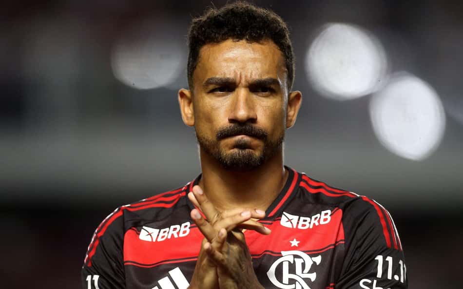 Atitude de Danilo em título do Flamengo chama atenção: 'Sempre ele'