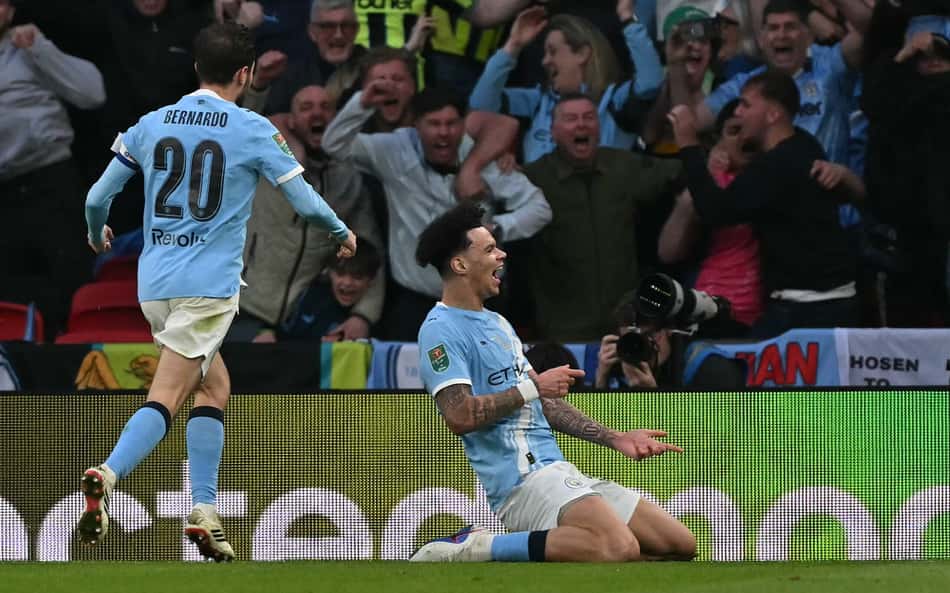 Joia brilha, Manchester City vence o Arsenal e conquista Copa da Liga Inglesa