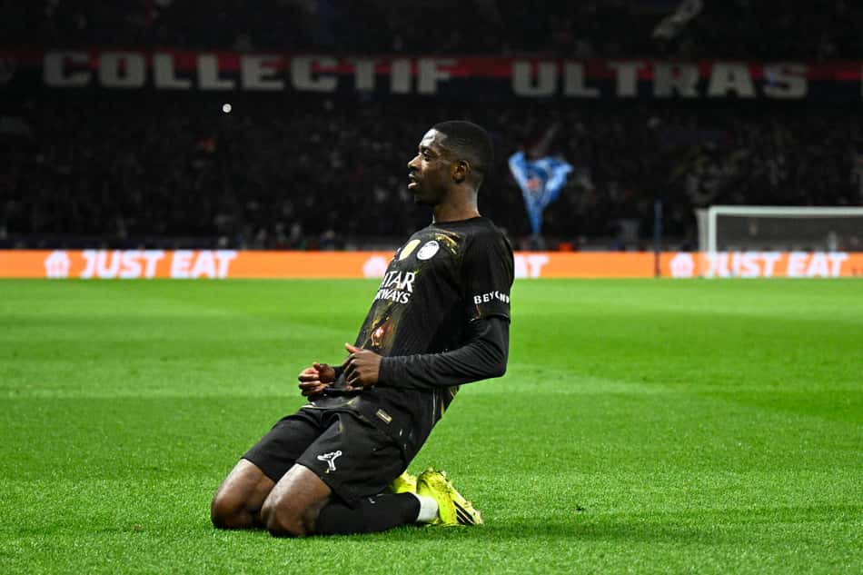 Ousmane Dembélé comemora gol em jogo entre PSG e Chelsea pela Champions League (Foto: JULIEN DE ROSA / AFP)