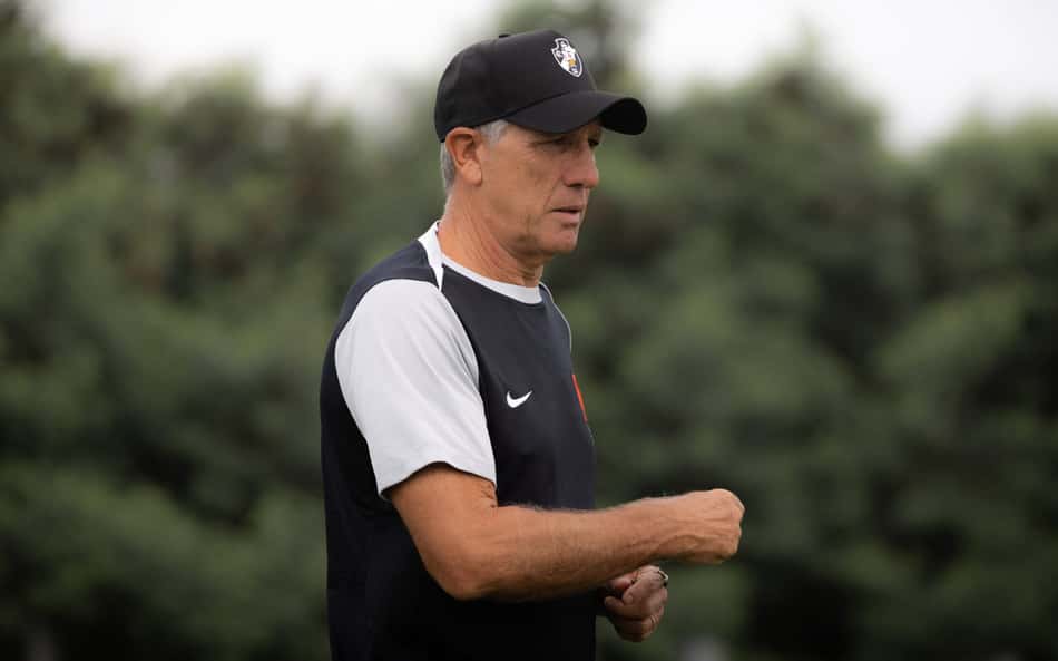 Renato Gaúcho promove mudanças na escalação do Vasco para enfrentar o Cruzeiro