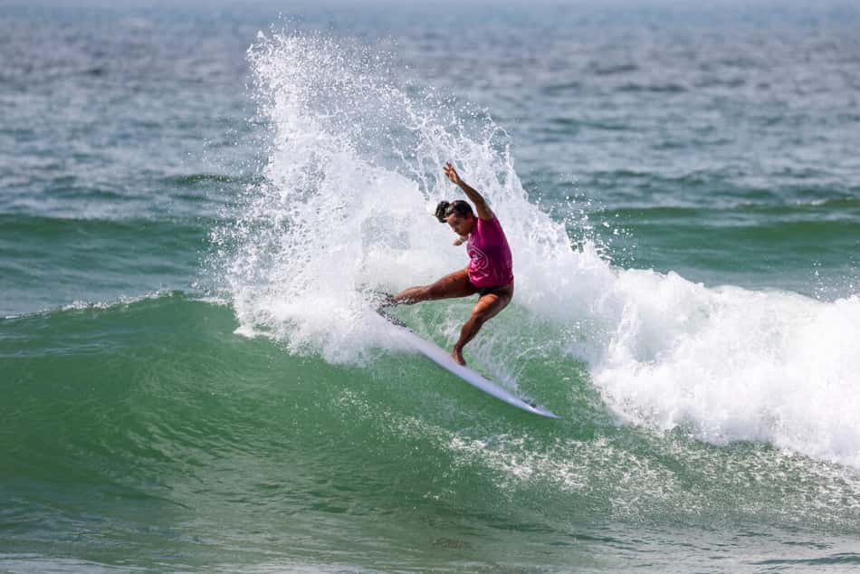 Tainá Hinckel venceu o sul-americano da WSL 2026 (Foto: WSL / Daniel Smorigo)