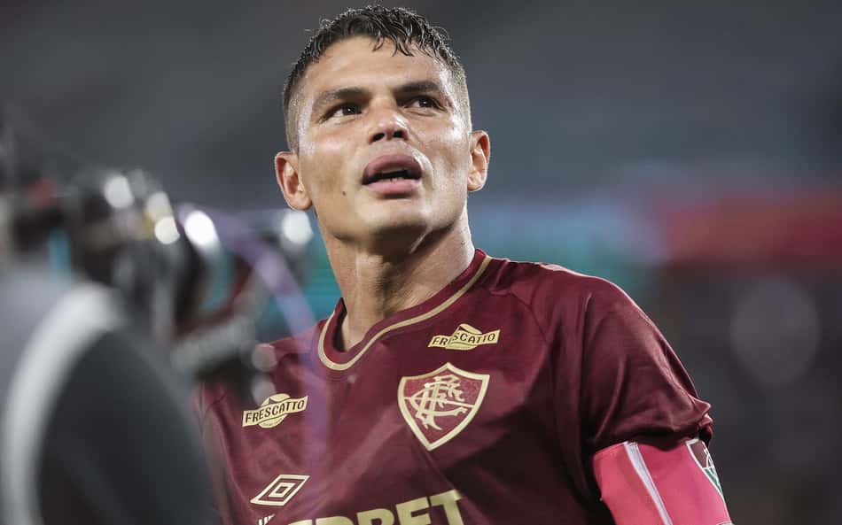 Thiago Silva em campo pelo Fluminense no Brasileirão (Foto: Lucas Merçon/FFC)