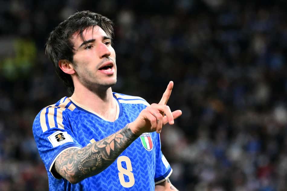Tonali comemora gol da Itália sobre a Irlanda do Norte