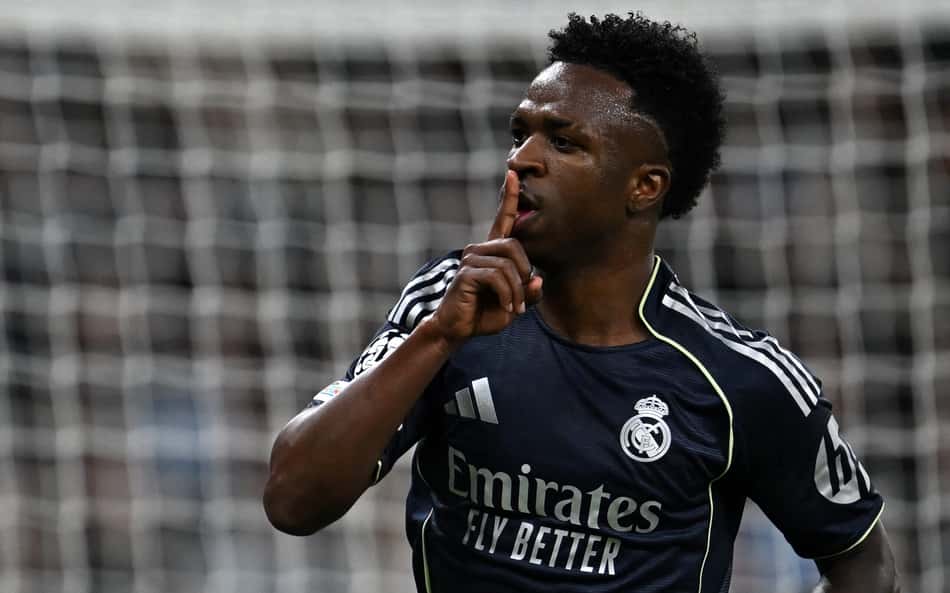 Vini Jr cresce em mata-mata da Champions e iguala marca de lendas com o Real Madrid