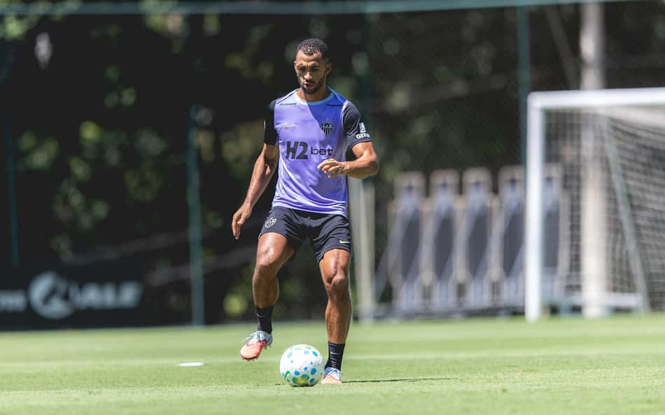 Liberado pelo DM: Domínguez ganha reforço para montar a defesa do Atlético-MG