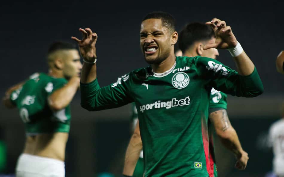 Escalação: Palmeiras vê evolução de Vitor Roque, e Abel avalia opções para final