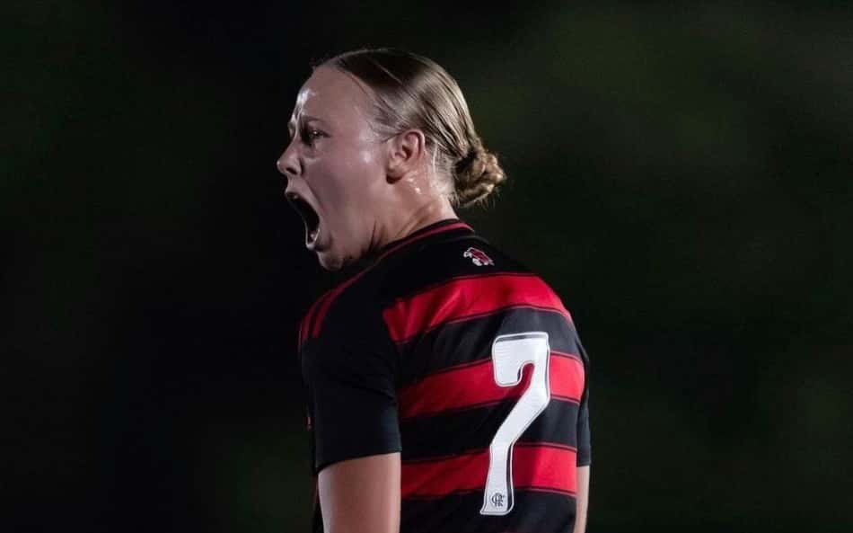 Ana Papel, meia do Flamengo. (Foto: Caíque Coufal/ reprodução redes sociais)