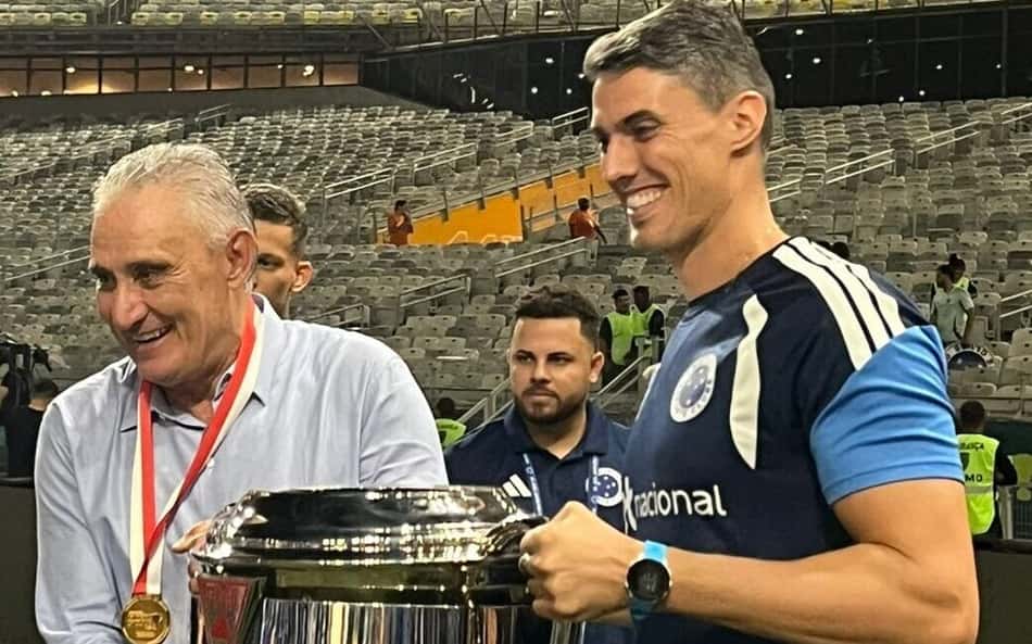 Tite e Matheus Bachi (Foto: Eduardo Statuti/Lance!)