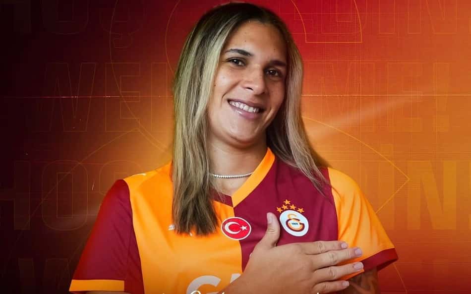 Atacante Vitória Almeida reforça o Galatasaray feminino. (Divulgação)