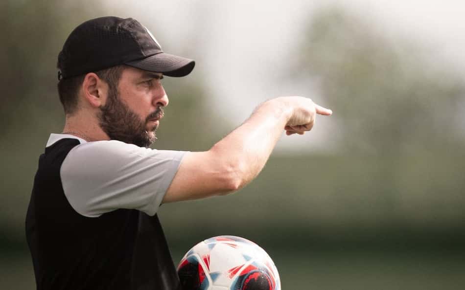 Vasco estreia na Série A2 e técnico manda recado: 'Não existe jogo fácil'