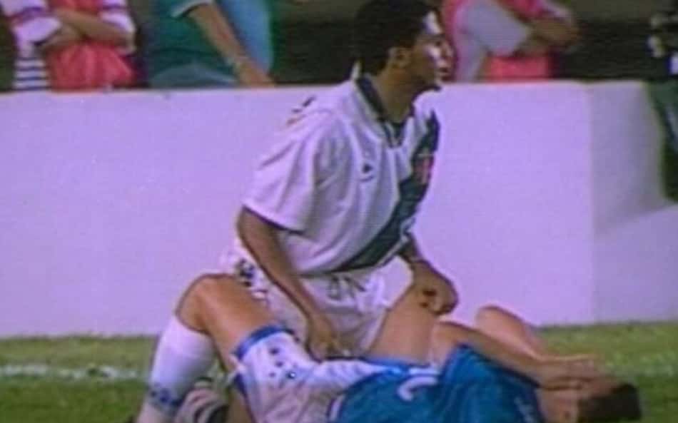 Apalpada em jogo da La Liga vira assunto: relembre casos inusitados no futebol