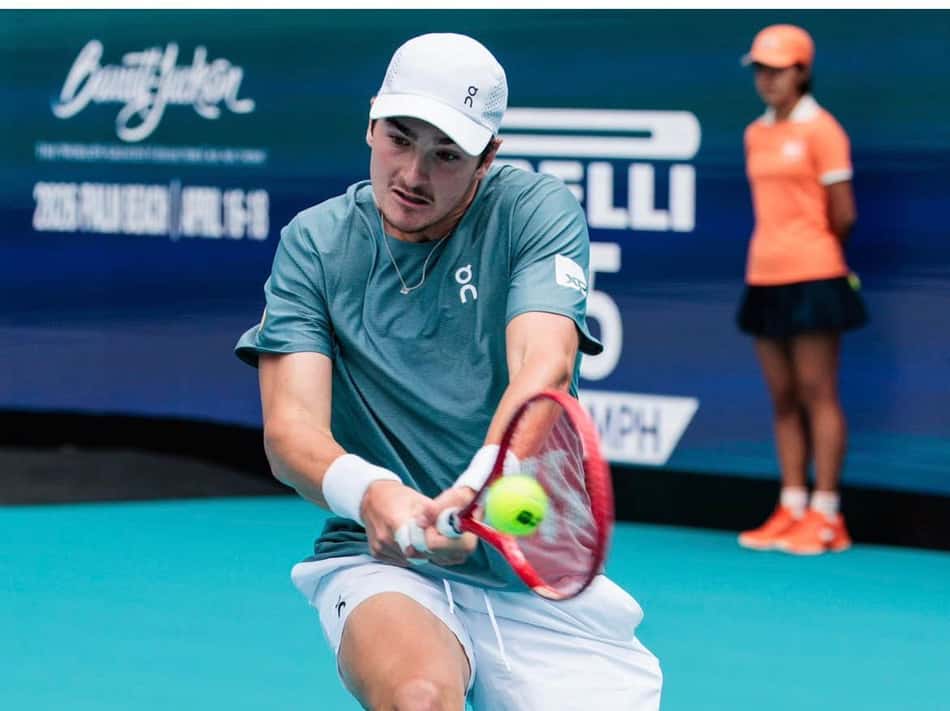João Fonseca na derrota para o espanhol Carlos Alcaraz em Miami (Divulgação)