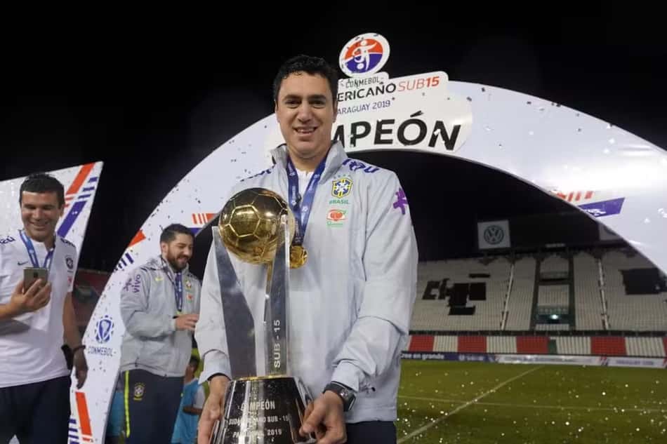 Treinador foi campeão com a Seleção Brasileira (Foto: Divulgação)