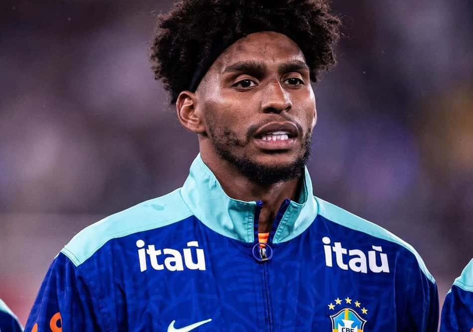 Hugo Souza está com a Seleção Brasileira (Foto: Reprodução/Instagram)