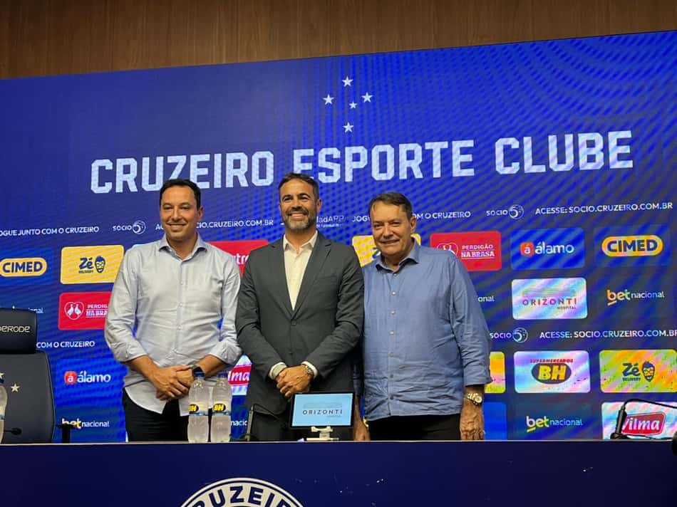 Artur Jorge e Pedrinho (Foto: Eduardo Statuti/Lance!)