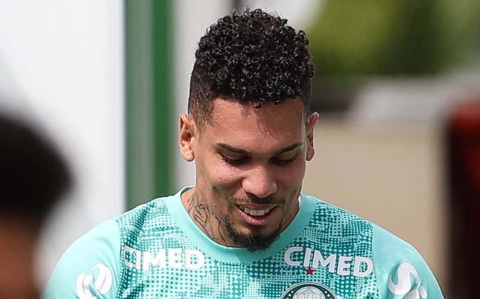 Paulinho e Figueiredo integram atividades do Palmeiras no gramado
