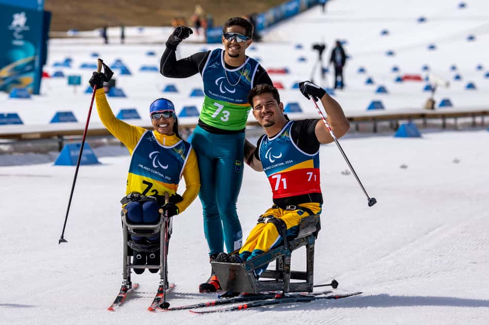 Aline Rocha, Wellington da Silva e Cristian Ribera nas Paralimpíadas de Inverno de Milão-Cortina 2026 (Foto: CPB)