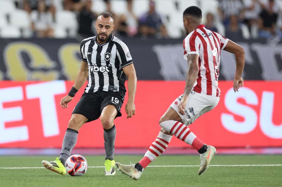 Arthur Cabral não marcou gol, mas foi bem diante do Bangu