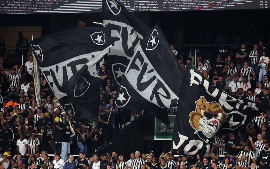 Botafogo tem Nilton Santos como aliado para tentar virar chave