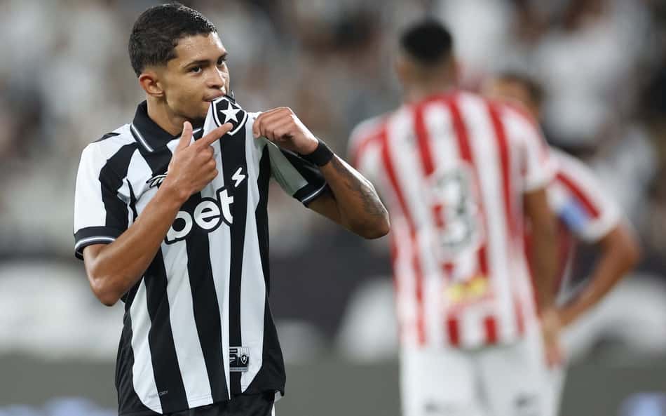 Caio Valle comemora gol na final da Taça Rio
